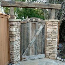 custom-western-reclaimed-wood-gate
