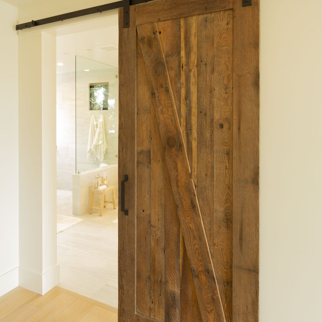 bathroom-barndoor