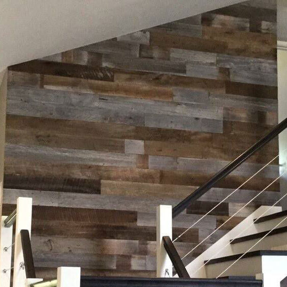reclaimed-wall-paneling-above-stairs