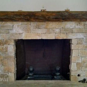 simple-reclaimed-wood-mantle